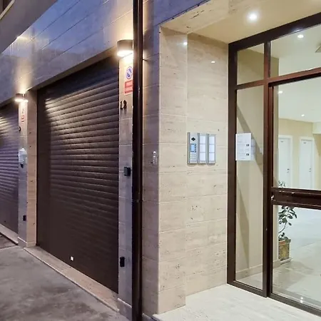Simply The - And Parking Space By Balsamotto Apartment
